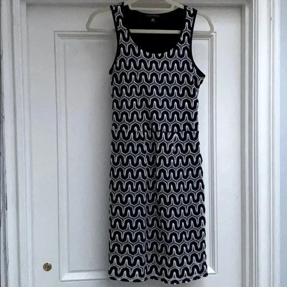 Banana Republic Petite Sheath Straight Lace Squiggle Black/White Dress 4P - Picture 2 of 10